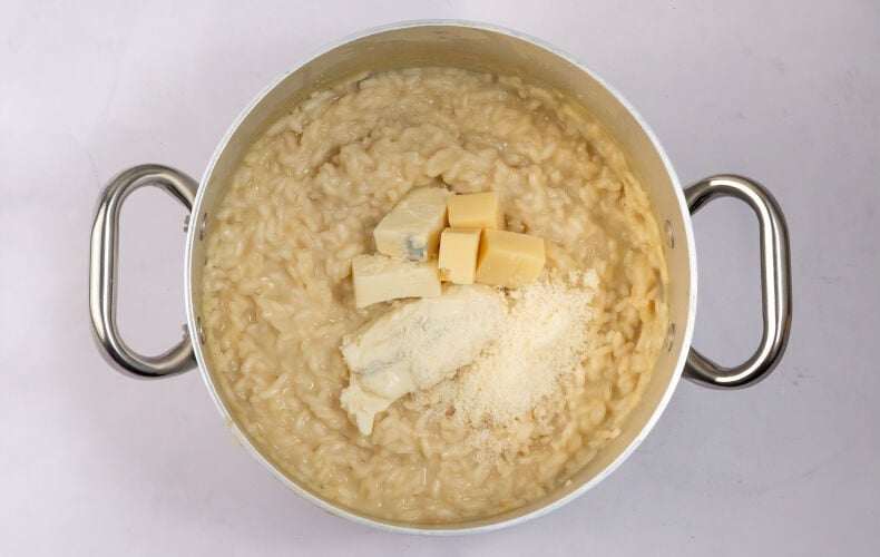 Rețetă de risotto cu patru brânzeturi 6